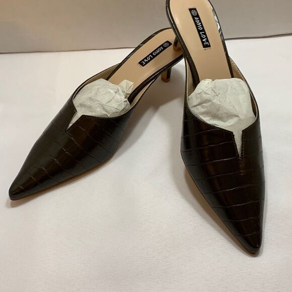 Aomo Love you and Berks size 8 kitten pumps various sizes - Picture 1 of 7